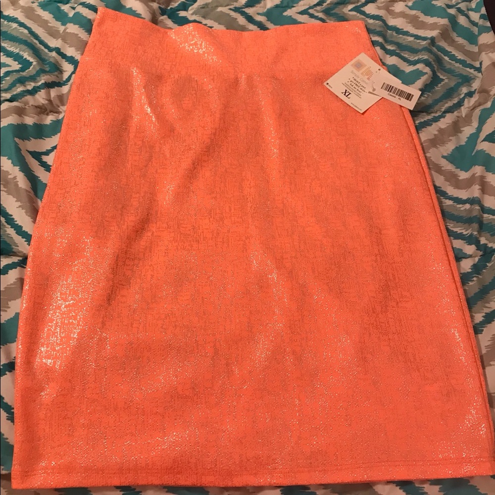 XL iridescent Lularoe Cassie skirt. NWT